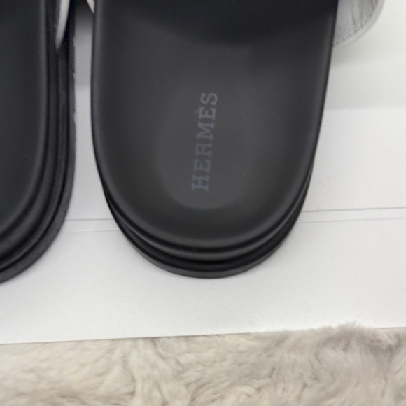 Hermes Black and White Women's Sandals - Picture 5 of 17